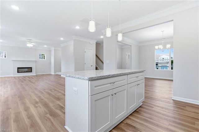 2 Tiffany LN, Hampton, VA 23664