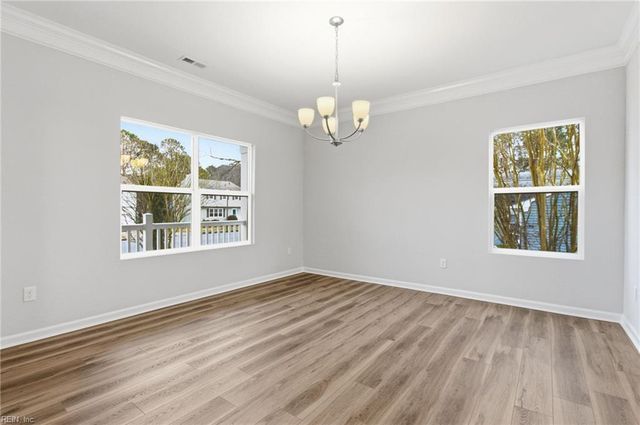 2 Tiffany LN, Hampton, VA 23664