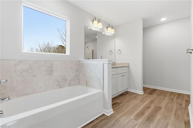 2 Tiffany LN, Hampton, VA 23664