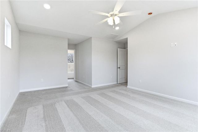 2 Tiffany LN, Hampton, VA 23664