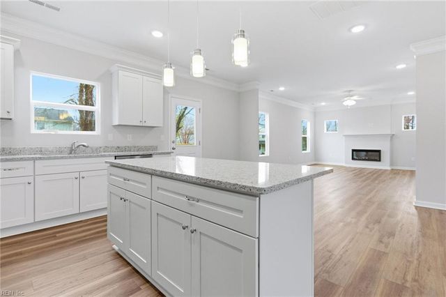 2 Tiffany LN, Hampton, VA 23664