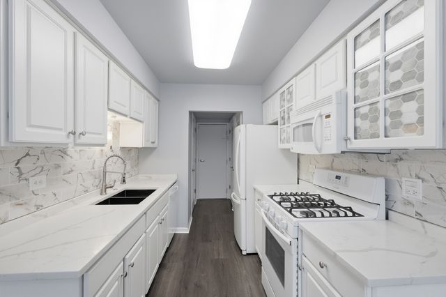 269 E Alpine Drive, Glendale Heights, IL 60139