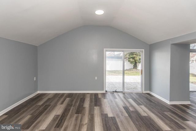 7105 N RADCLIFFE ST, Bristol, PA 19007