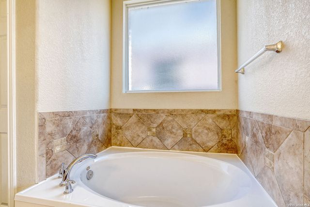 11926 Jasmine, San Antonio, TX 78253