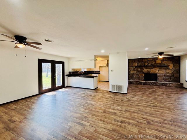 417308 Bridgeport Road, Eufaula, OK 74432