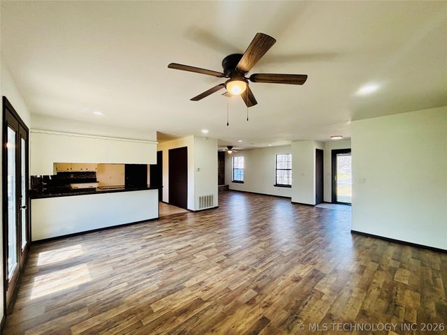 417308 Bridgeport Road, Eufaula, OK 74432