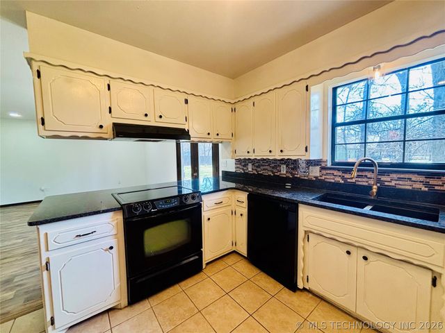 417308 Bridgeport Road, Eufaula, OK 74432