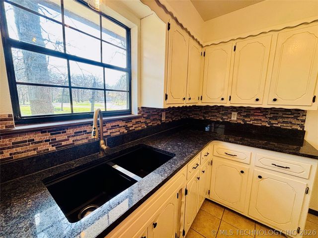 417308 Bridgeport Road, Eufaula, OK 74432