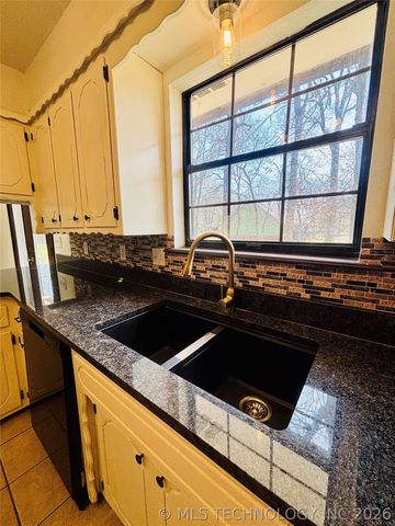 417308 Bridgeport Road, Eufaula, OK 74432