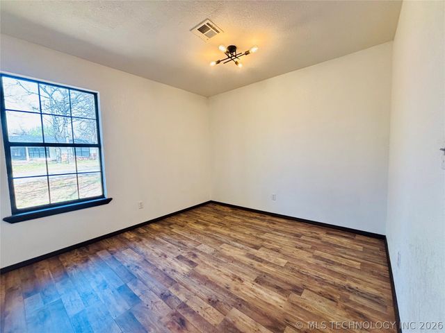 417308 Bridgeport Road, Eufaula, OK 74432