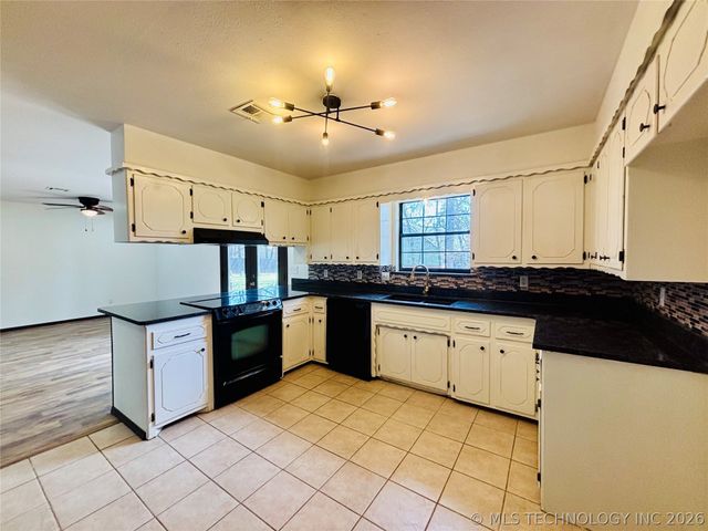 417308 Bridgeport Road, Eufaula, OK 74432