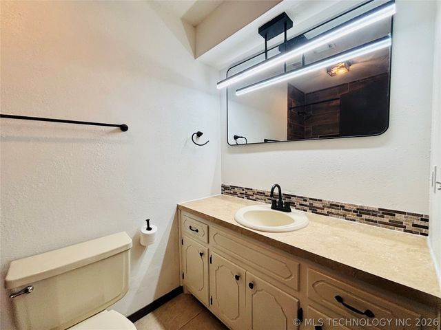 417308 Bridgeport Road, Eufaula, OK 74432