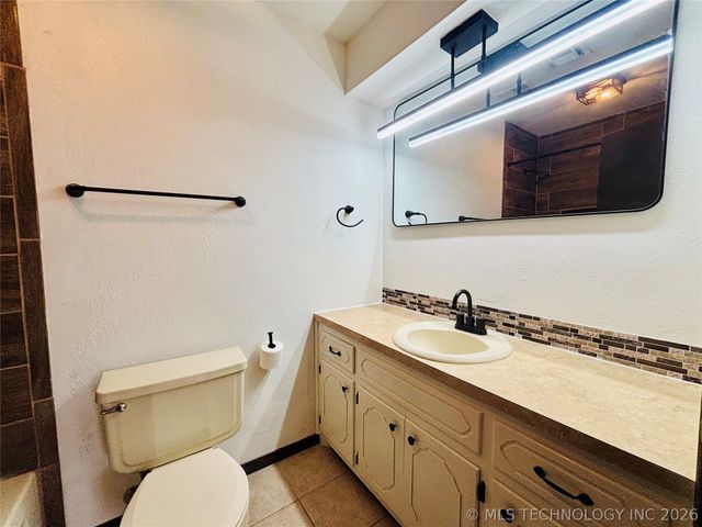 417308 Bridgeport Road, Eufaula, OK 74432