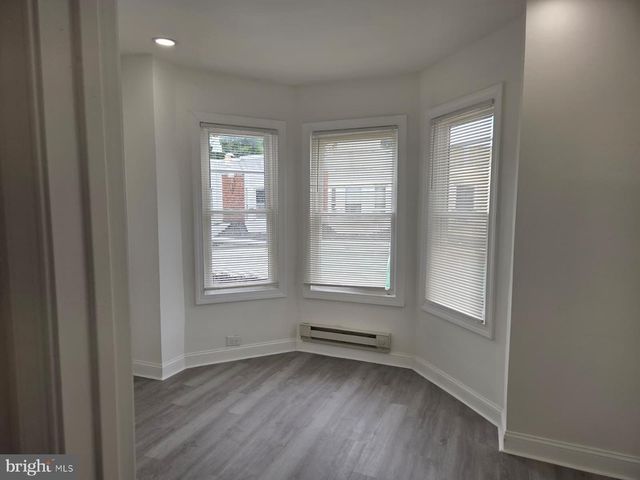 558 E HERMAN ST, Philadelphia, PA 19144