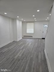 558 E HERMAN ST, Philadelphia, PA 19144