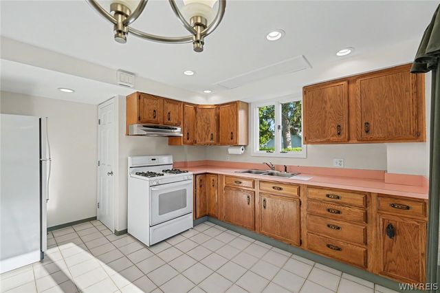 14 Field Avenue, Lancaster, NY 14086