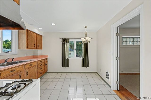 14 Field Avenue, Lancaster, NY 14086