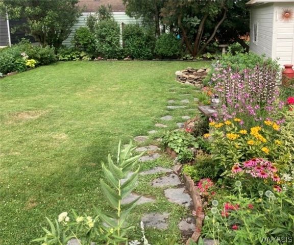 14 Field Avenue, Lancaster, NY 14086