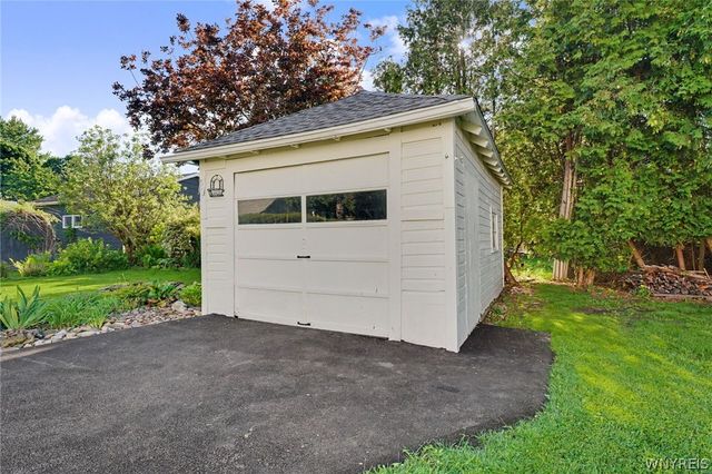 14 Field Avenue, Lancaster, NY 14086