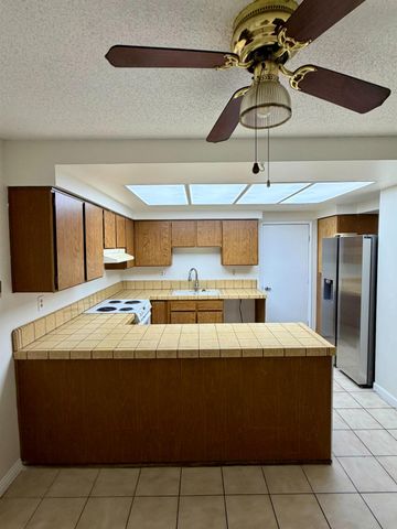 7120 Walter Ave, Sacramento, CA 95828