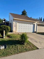 7120 Walter Ave, Sacramento, CA 95828