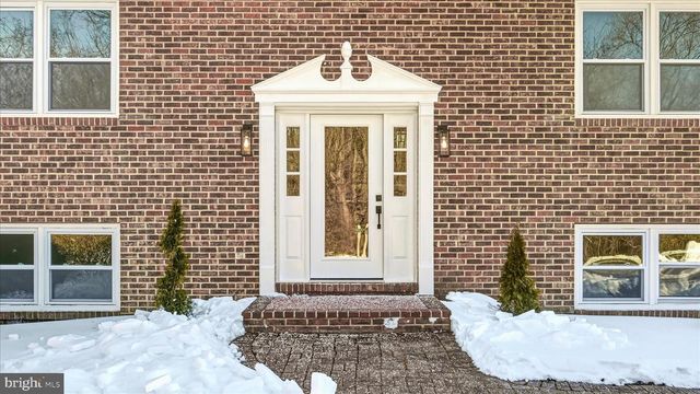 110 ELAINE DR, Winchester, VA 22602