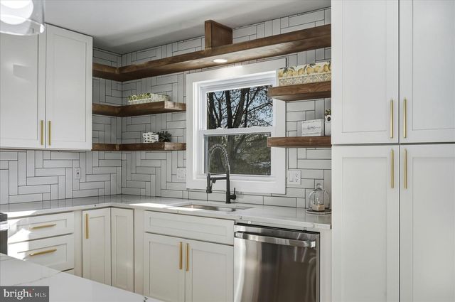 110 ELAINE DR, Winchester, VA 22602