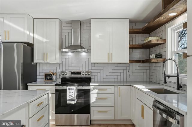 110 ELAINE DR, Winchester, VA 22602