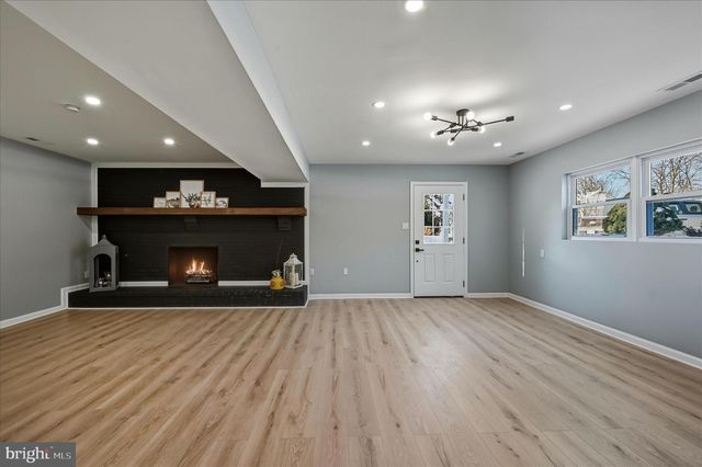 110 ELAINE DR, Winchester, VA 22602