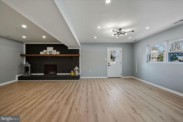 110 ELAINE DR, Winchester, VA 22602