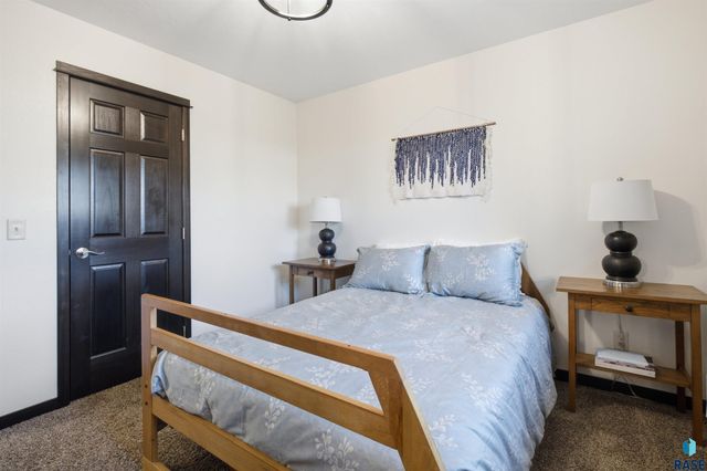 200 Morning Glory Cir Circle, Brookings, SD 57006
