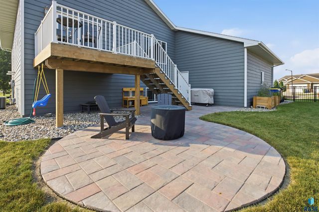 200 Morning Glory Cir Circle, Brookings, SD 57006