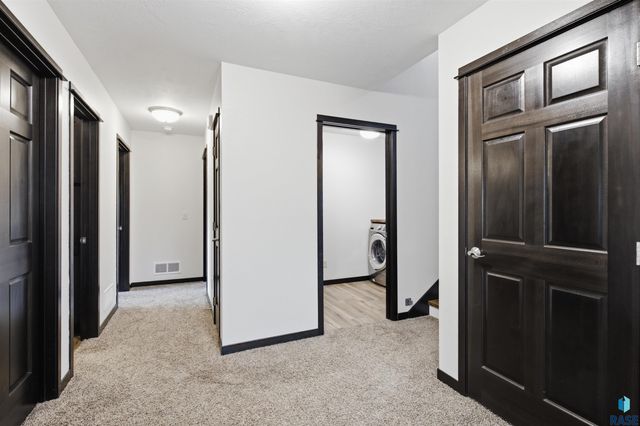 200 Morning Glory Cir Circle, Brookings, SD 57006