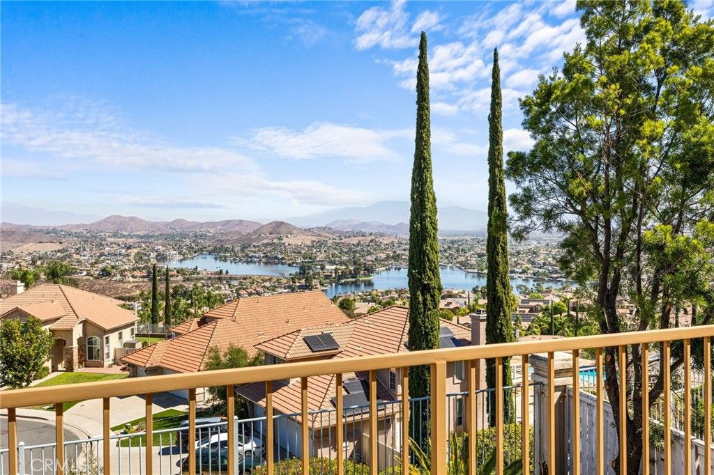 16 Del Torino, Lake Elsinore, CA 92532 — exterior