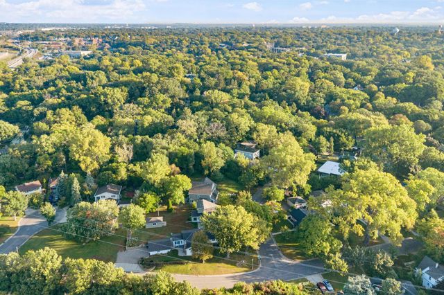 2401 Commonwealth Avenue, Saint Paul, MN 55108