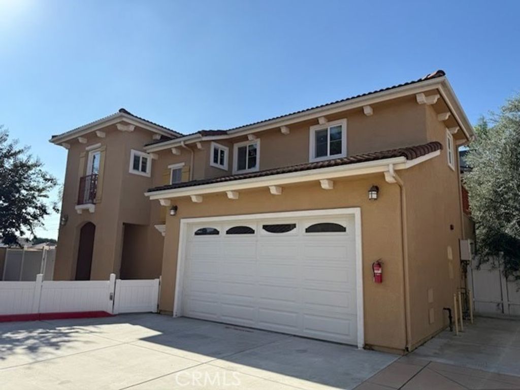8724 Ramona 4, Bellflower, CA 90706
