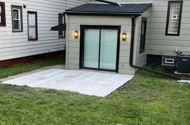 604 N 40th STREET, Milwaukee, WI 53208