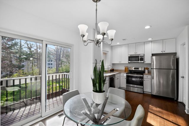 2434 SOUTHGATE SQ, Reston, VA 20191