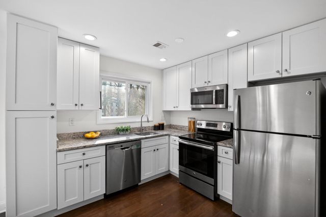 2434 SOUTHGATE SQ, Reston, VA 20191