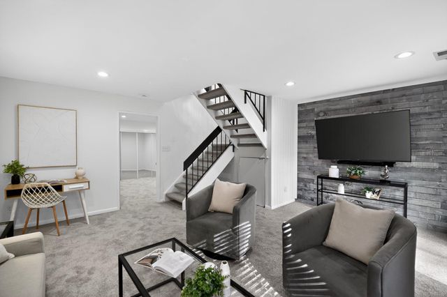 2434 SOUTHGATE SQ, Reston, VA 20191