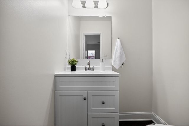 2434 SOUTHGATE SQ, Reston, VA 20191