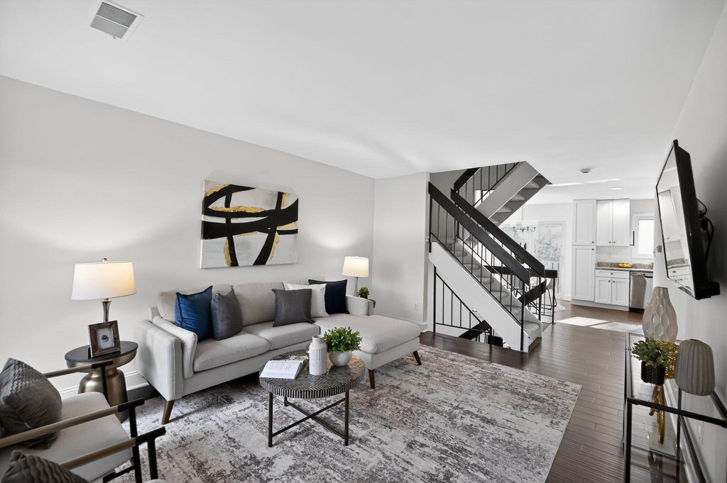 2434 SOUTHGATE SQ, Reston, VA 20191