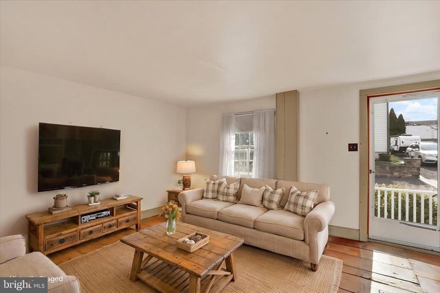 40 S CANAL ST, Yardley, PA 19067