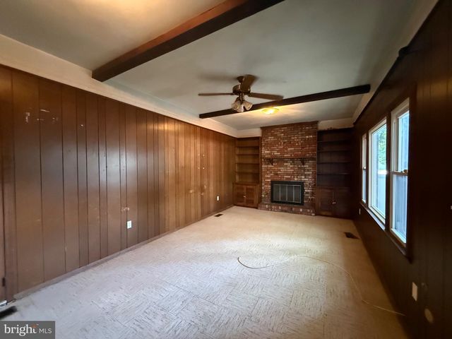 2 BERRYWOOD DR, Hamilton, NJ 08619