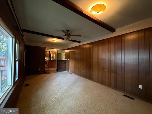 2 BERRYWOOD DR, Hamilton, NJ 08619