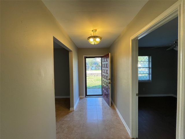 8826 Klondike Street, Houston, TX 77075