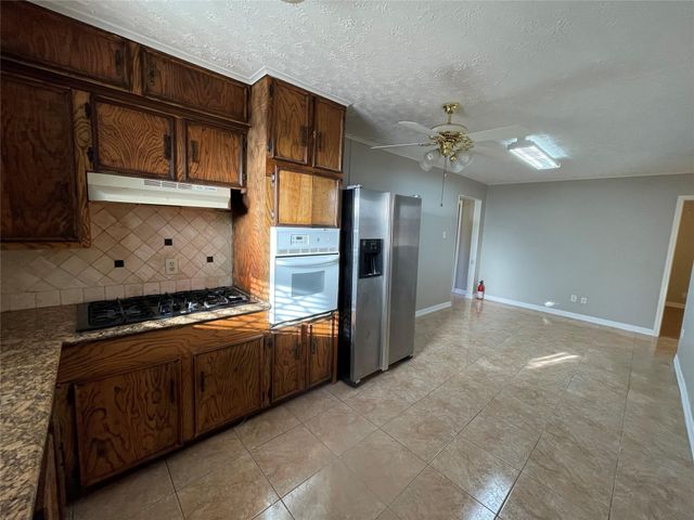 8826 Klondike Street, Houston, TX 77075