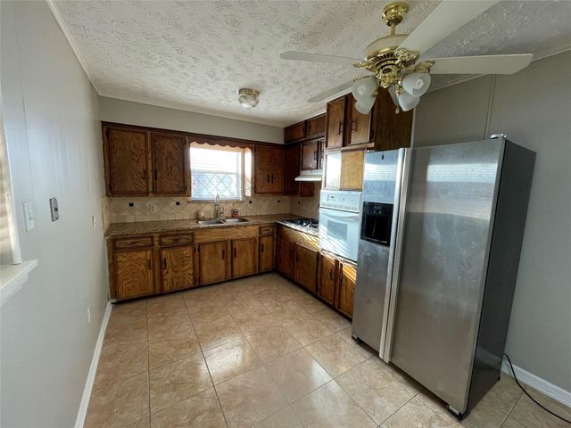 8826 Klondike Street, Houston, TX 77075