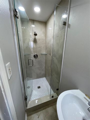 8826 Klondike Street, Houston, TX 77075