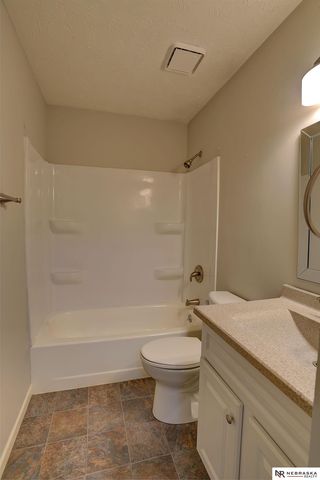 12917 Browne Street, Omaha, NE 68154